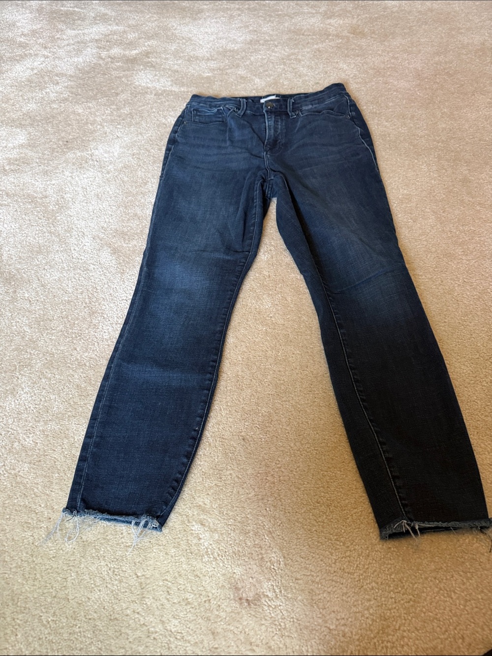 Good American Women's Dark Wash Frayed Hem Straight Jeans